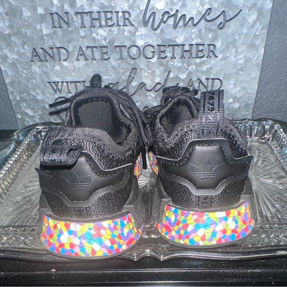 Kids Black Sneakers with Colorful Sole adidas size 8.5 - Picture 2 of 8